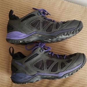 Merrell tennis shoes size 9